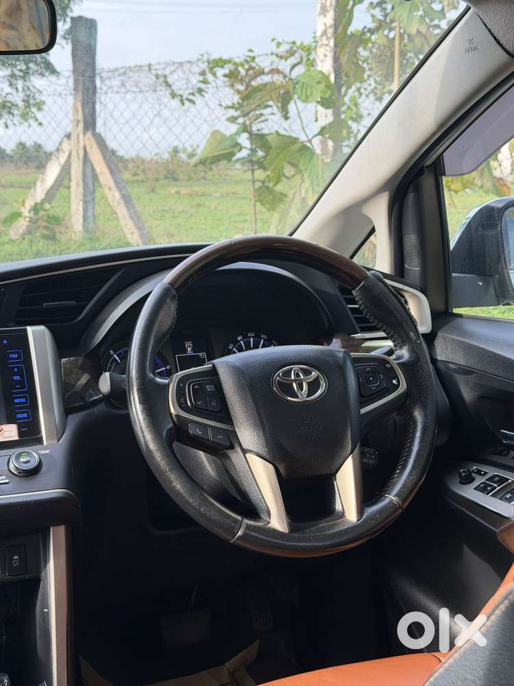 Toyota Innova Crysta 2.8z Automatic, 2016, Diesel