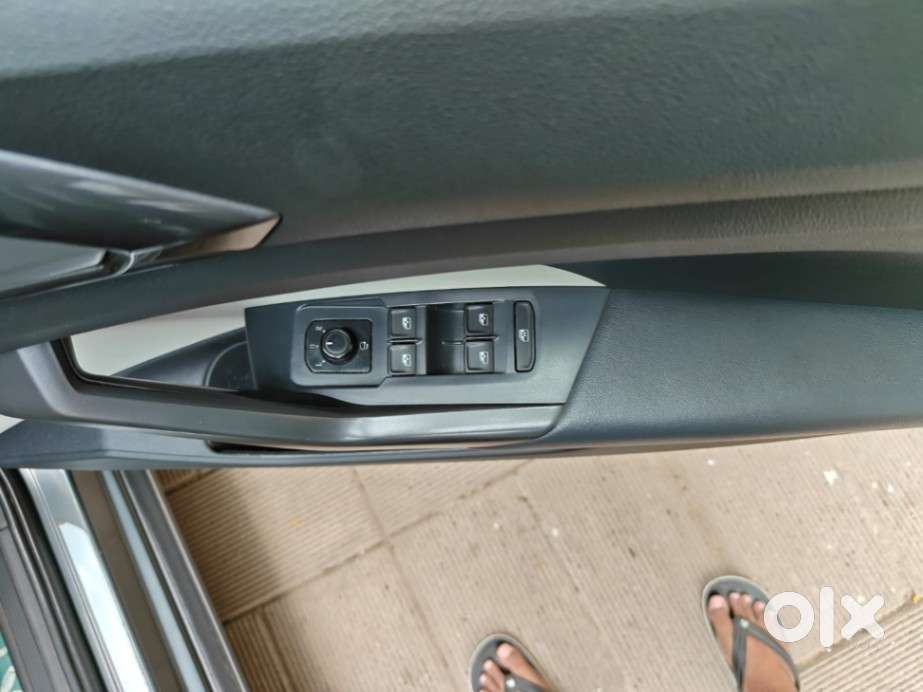 Volkswagen Taigun 1.0 Tsi Topline At, 2023, Petrol