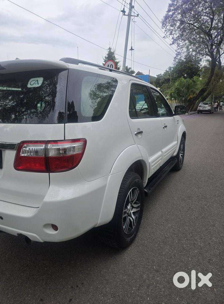 Toyota Fortuner 3.0 4x4 Manual, 2011, Diesel