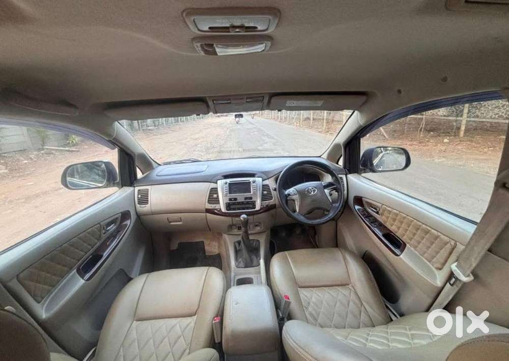 Toyota Innova 2012 Diesel 150000 Km Driven