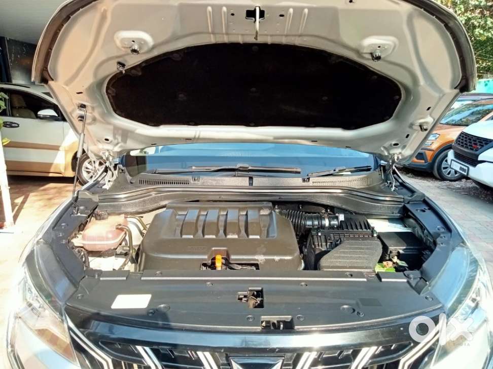 Mahindra Xuv700 2.0 Ax 5 Petrol At Str, 2022, Petrol