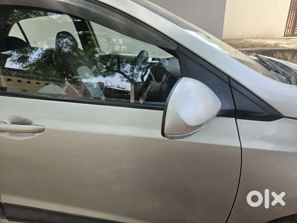 Single Hand Untouched Servicees On Time