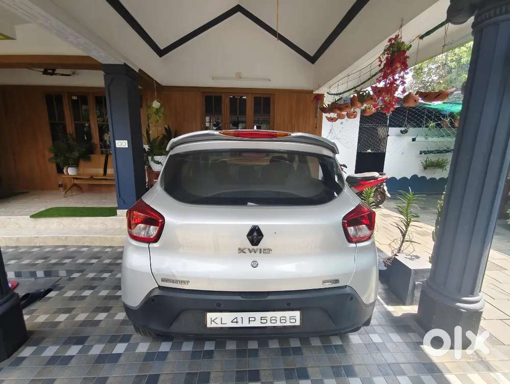 Well Maintained, Full Showroom Service No Accident No Replacement