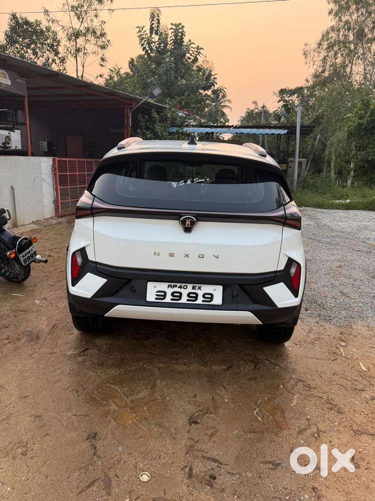 Tata Nexon 2025 Diesel Well Maintained