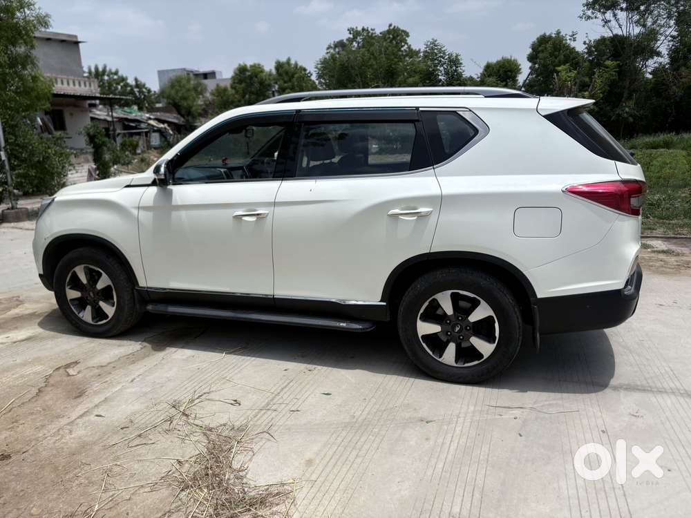 Mahindra Alturas G4 4x2 At, 2022, Diesel