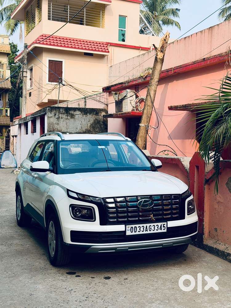 2022 Hyundai Venue Petrol Manual 26000 Km Car