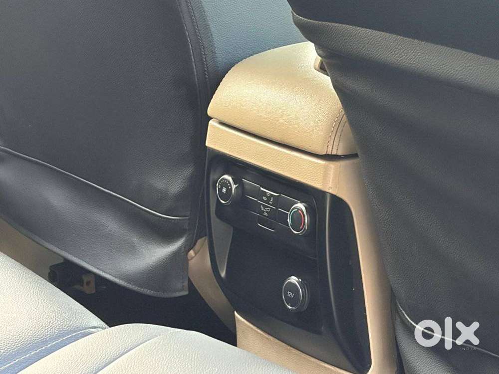 Ford Endeavour 3.2 Titanium 4x4 At, 2016, Diesel