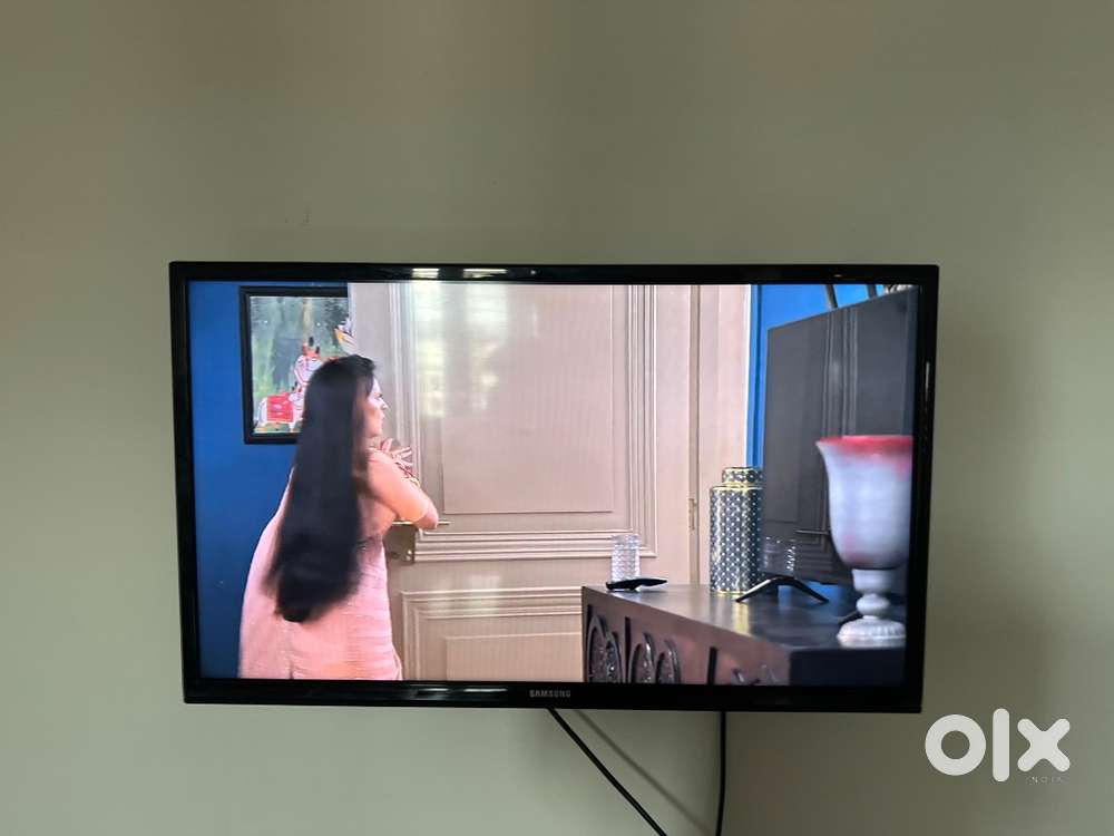 Samsung 32-inch LED TV - Excellent Condition