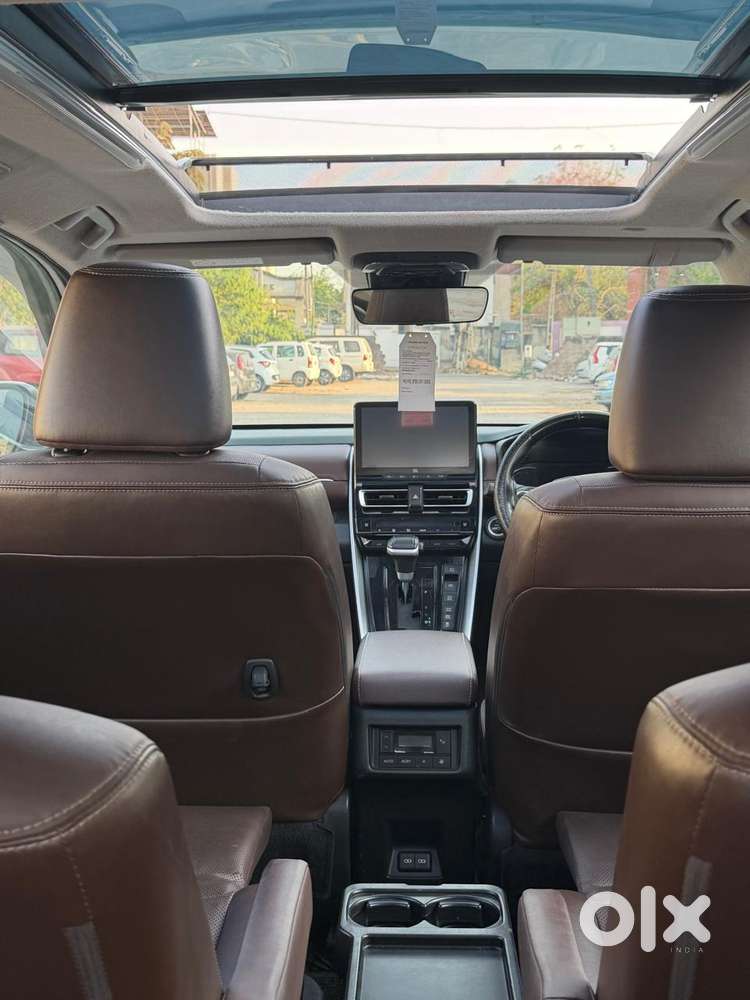 Toyota Innova Hycross 2.0 Zx (o) Hybrid 7 Str, 2023, Petrol