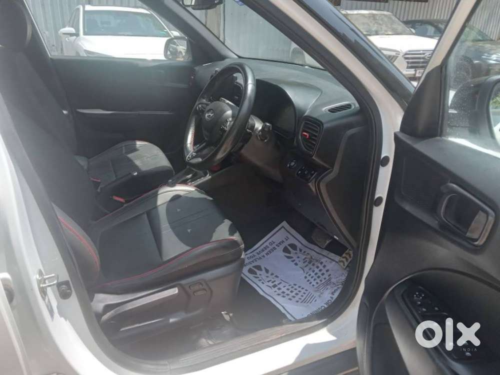 Hyundai Venue Sx(o) 1.0 Turbo Dct Knight Edition, 2024, Petrol