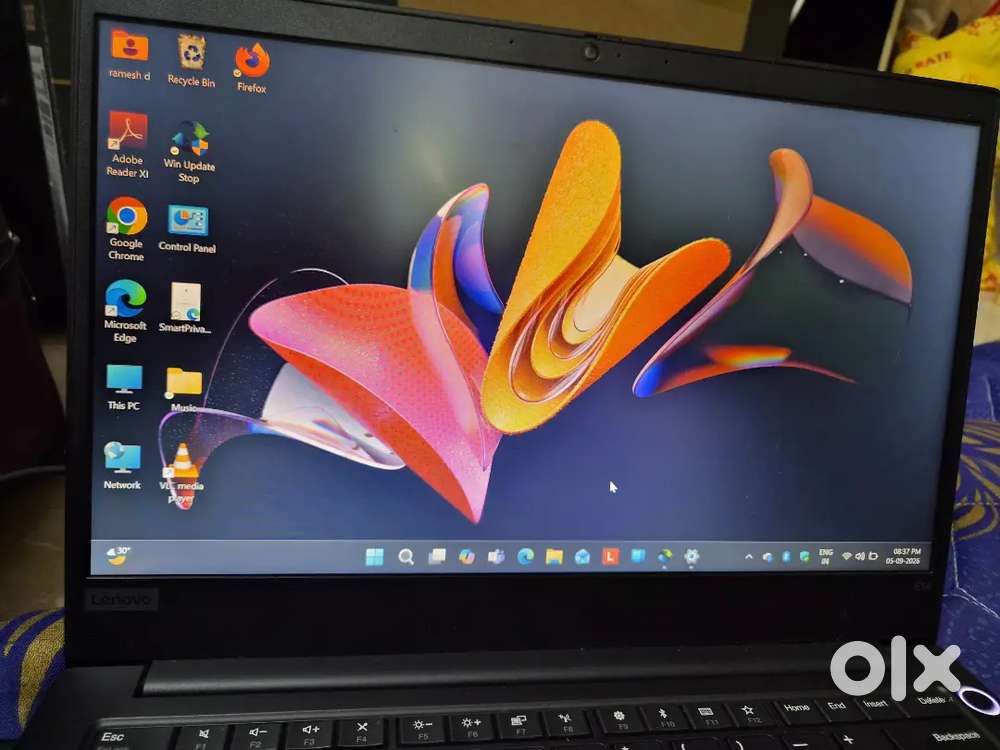 Think pad E14 i3 10th gen 4gb/256gb ssd