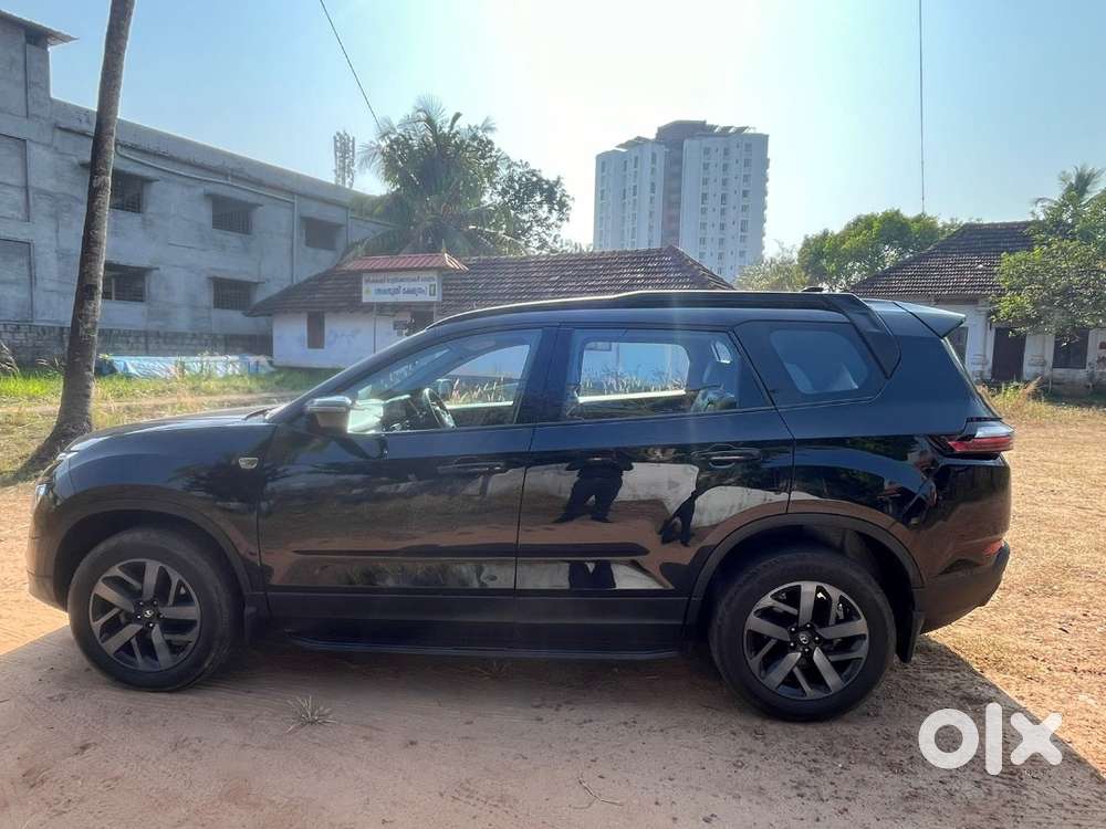 Tata Safari Dark Edition 2022