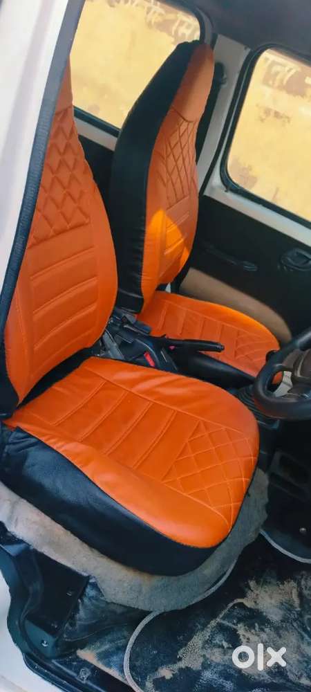 7 Seater Gadi H Jisme Ac Or Cng Lagi Hui H Bhar Se Lagvai H