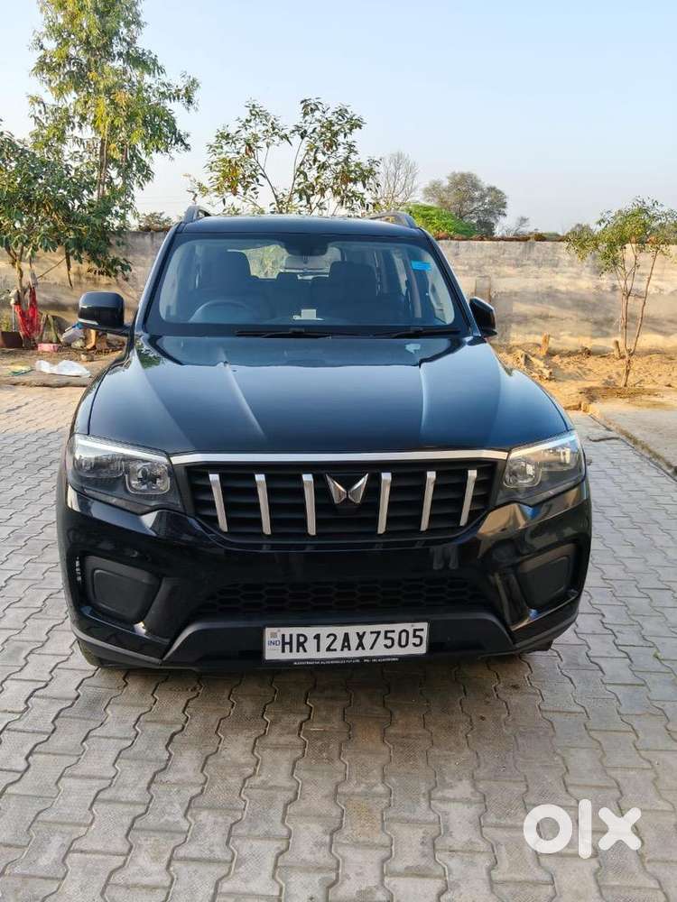 Mahindra Petrol Manual 2025