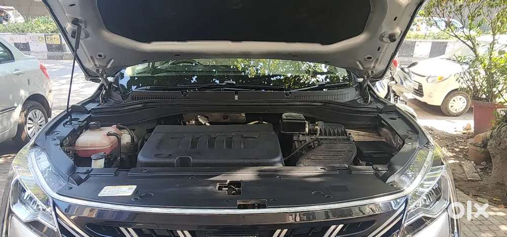 Mahindra Xuv700 2022 Diesel 35500 Km Driven