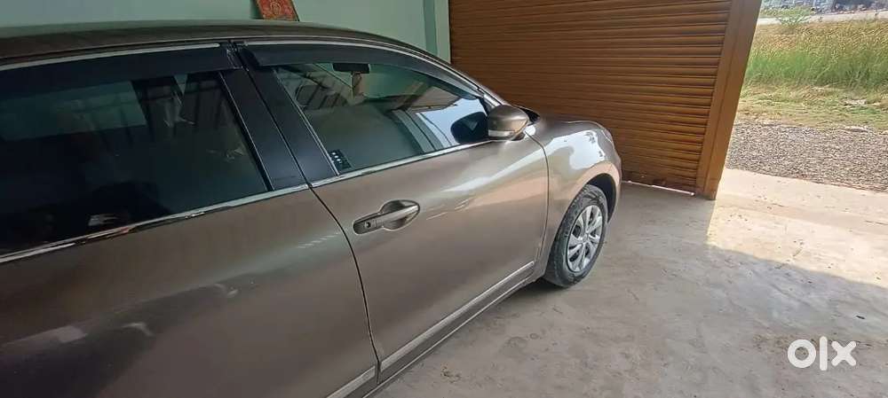 Maruti Suzuki Dzire 2023 Petrol 85000 Km Driven