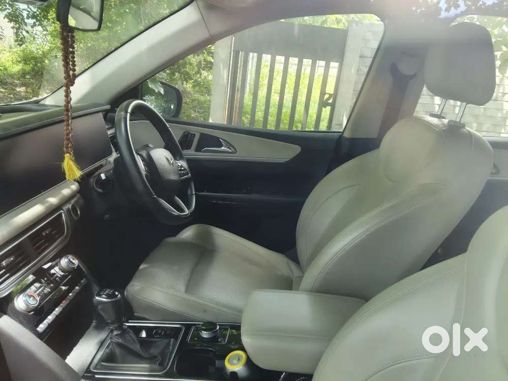 Mahindra Xuv700 2022 Diesel 85000 Km Driven