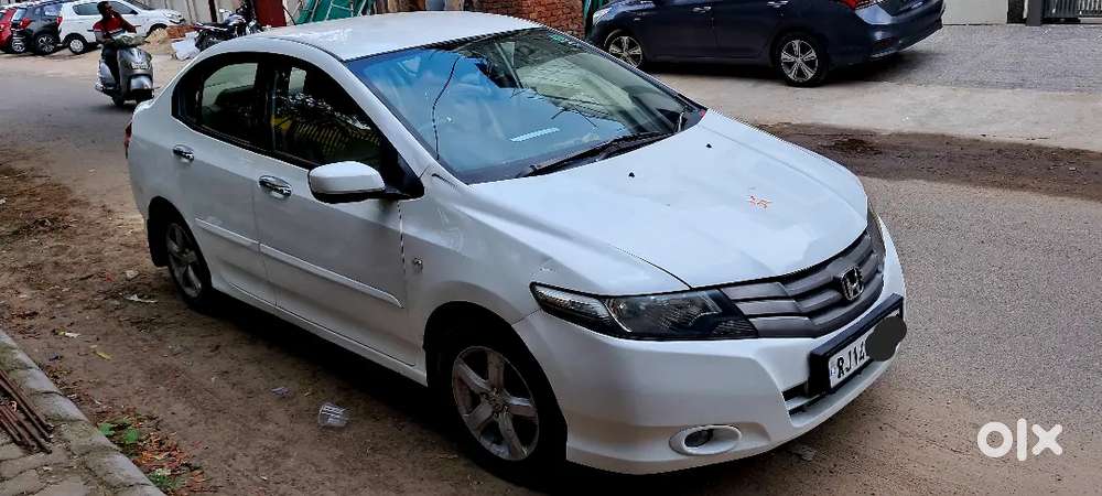 Well Maintained Car With Big Led Screen