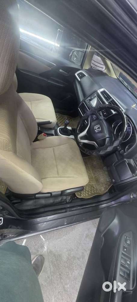 Honda Jazz V Mt Privilege, 2017, Petrol