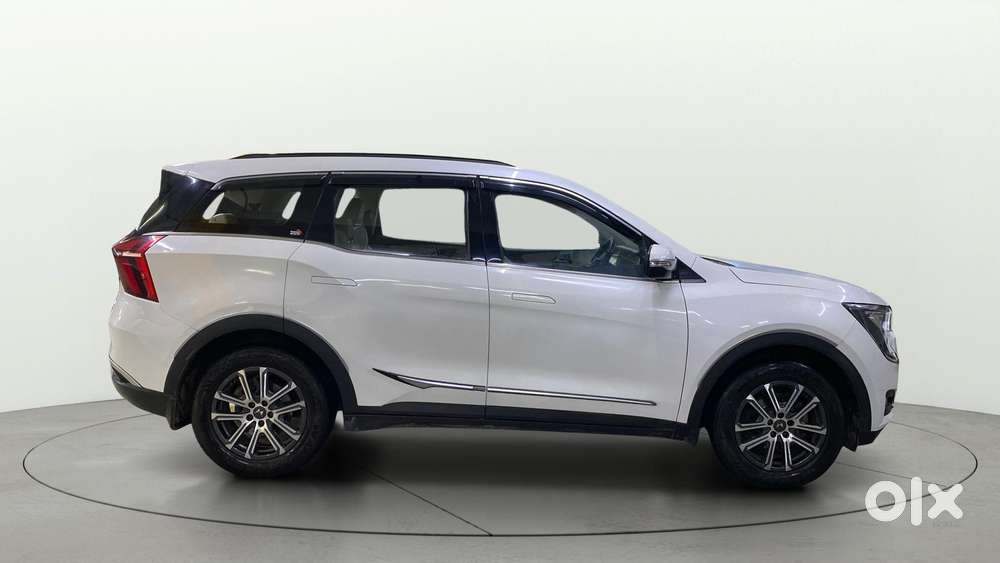 Mahindra Xuv700 2.0 Ax 7 Petrol Mt Str, 2021, Petrol