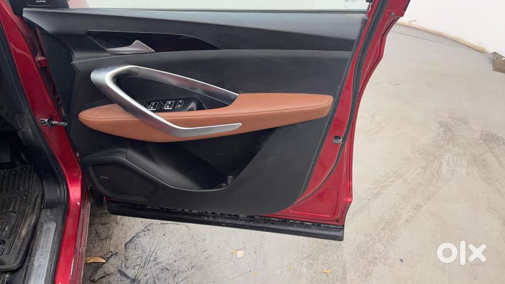 Mg Hector Plus 1.5 Sharp Turbo Cvt 6 Str, 2022, Petrol