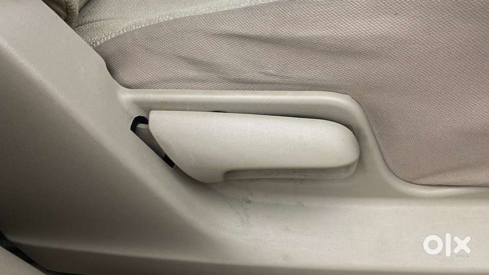 Maruti Suzuki Swift Dzire Vxi At, 2016, Petrol