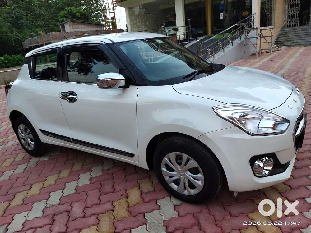 Maruti Suzuki Swift Vxi + Manual, 2022, Petrol