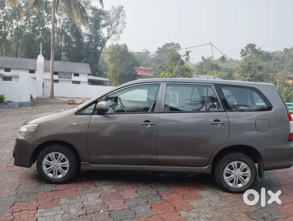 Toyota Innova 2014