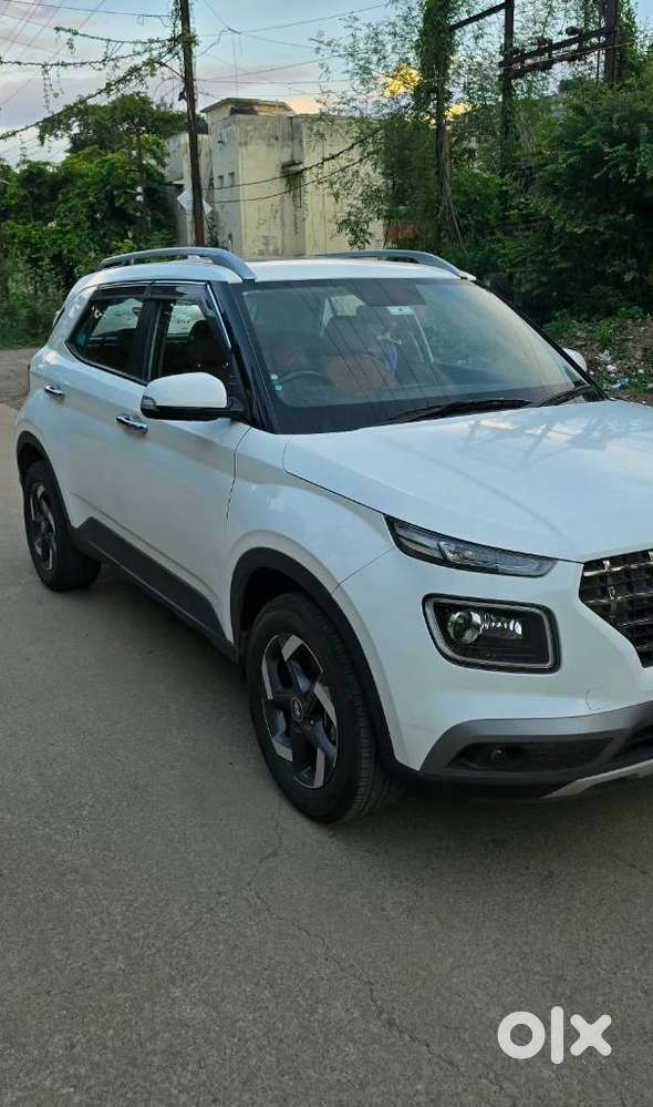 Hyundai Venue Sx (o) Mt 1.5 Diesel, 2022, Diesel