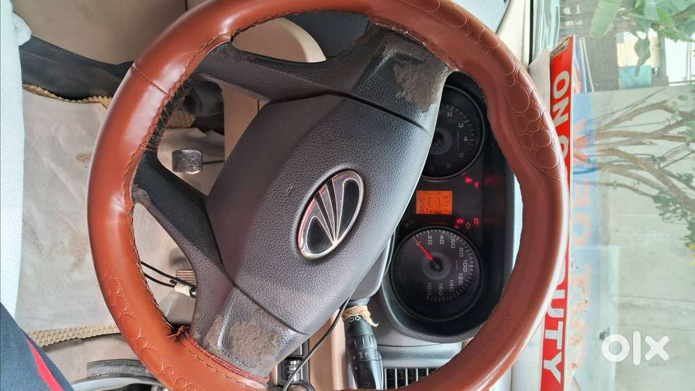 Mahindra Tuv 300 T4 2017