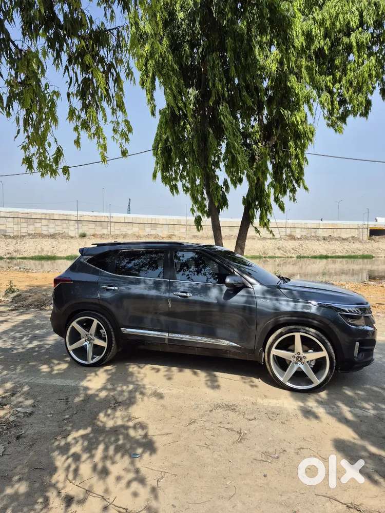 Kia Seltos Petrol Automatic With Sunroof