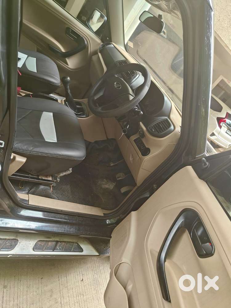 Mahindra Tuv 300 T4, 2016, Diesel