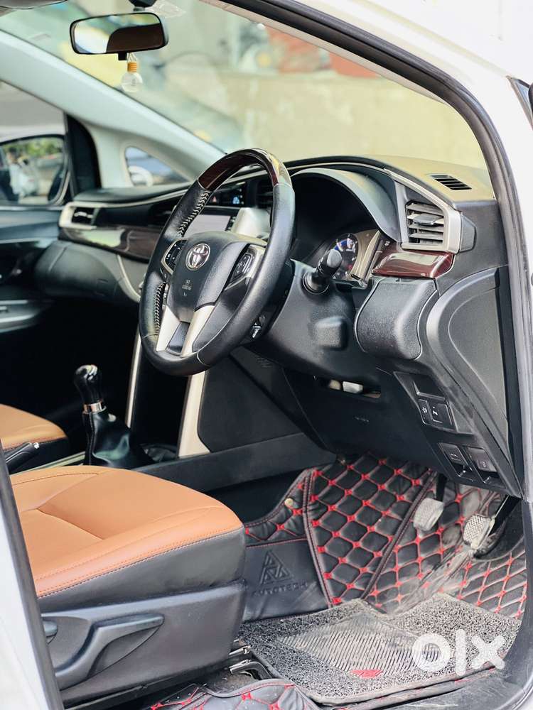 Toyota Innova Crysta 2.4 V 8 Str, 2023, Diesel
