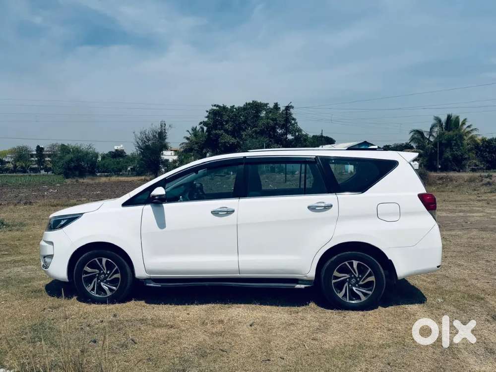 Toyota Innova Crysta 2023 Diesel 110000 Km Driven