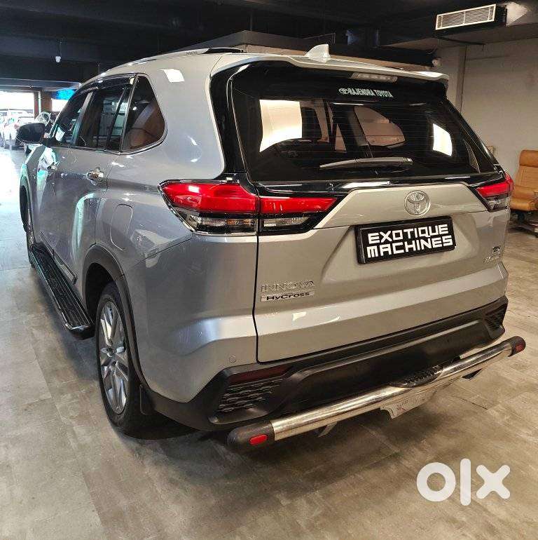 Toyota Innova Hycross 2.0 Zx (o) Hybrid 7 Str, 2024, Petrol