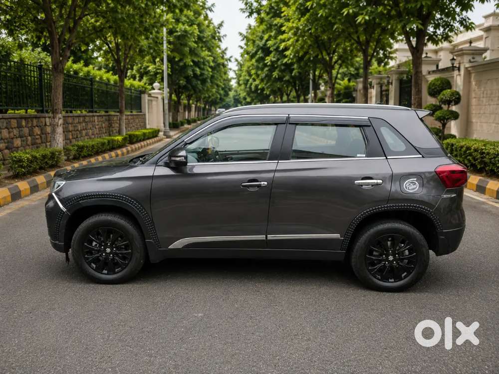 All Original Brezza Top Variant Full Insurance And New Tyres