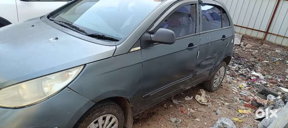 Front Tyres 90% Back Tyres 60%, New Touch Display, Reverse Camera,