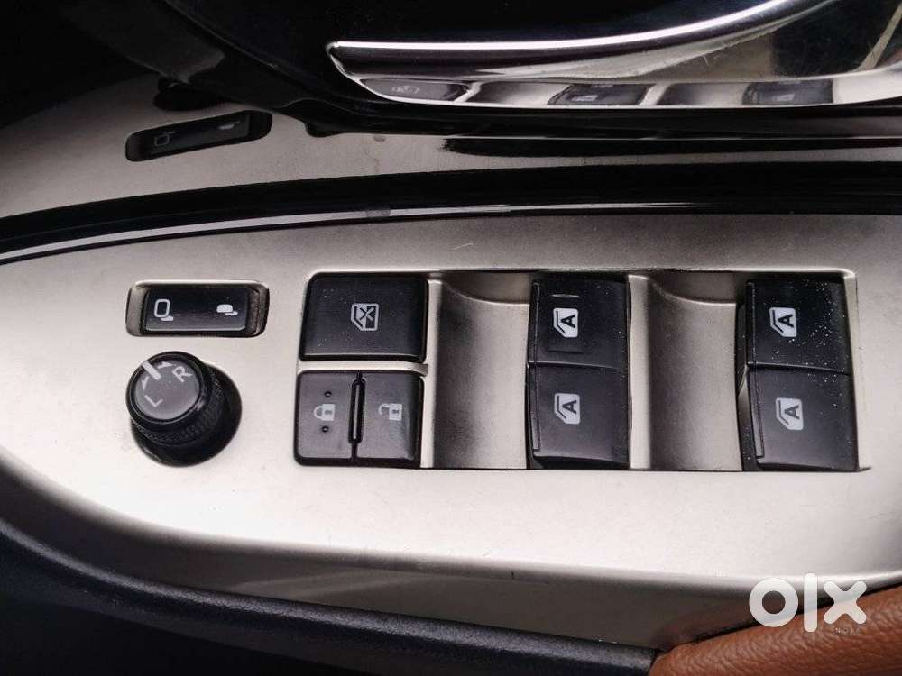 Toyota Innova Crysta 2.8z Automatic, 2016, Diesel