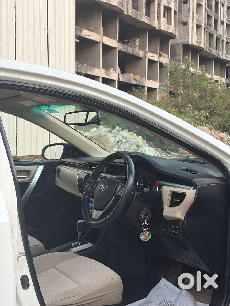 Toyota Corolla Altis 2013-2017 G At, 2015, Petrol