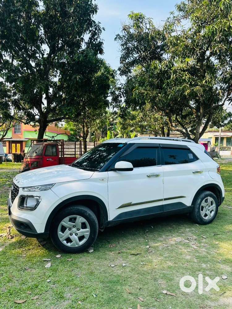 Hyundai Venue 2020 Petrol Well Maintained