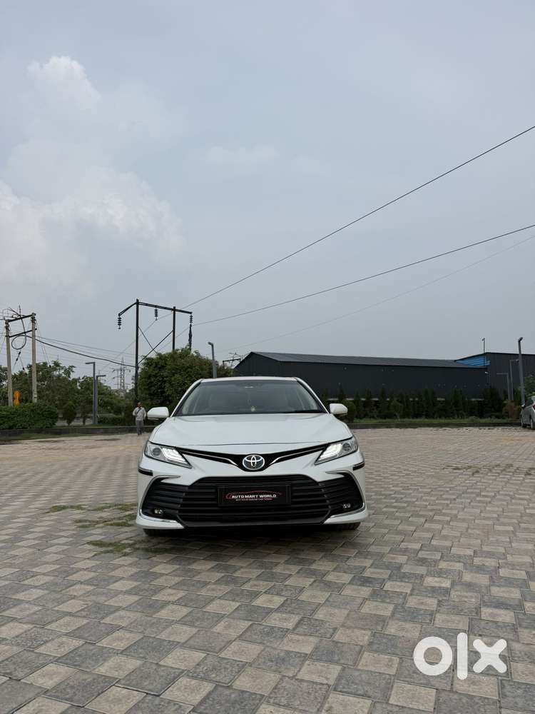 Toyota Camry Hybrid, 2024, Cng & Hybrids