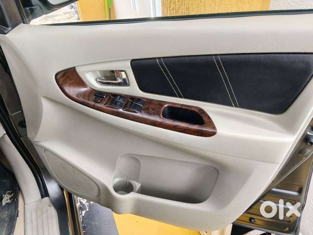Toyota Innova 2.5 V 7 Str, 2012, Diesel
