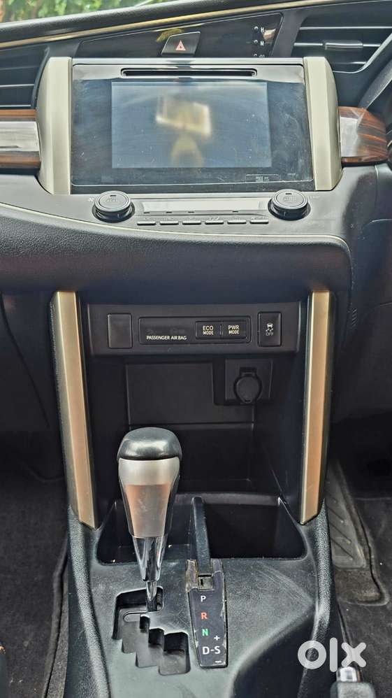 Toyota Innova Crysta 2.8 Zx At 7 Seater, 2016, Diesel