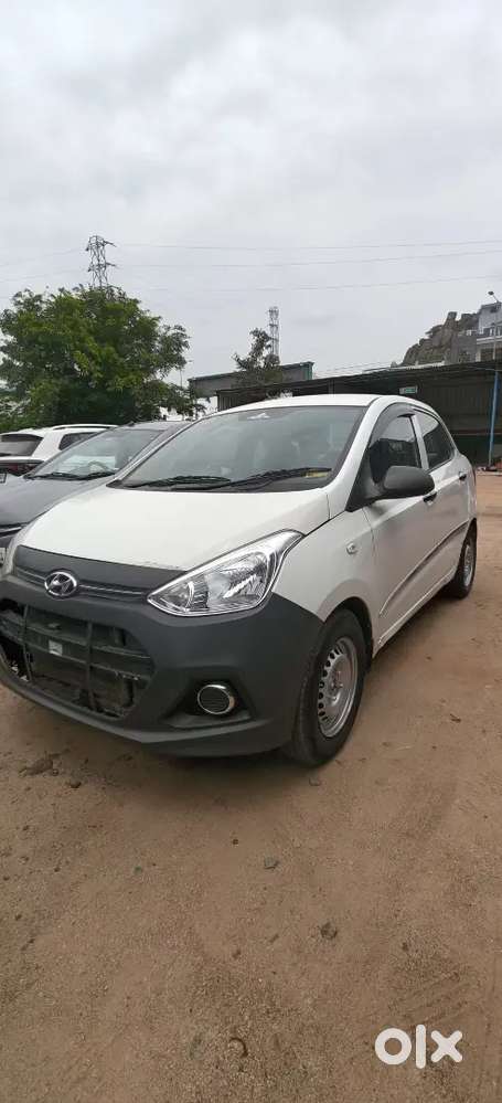 Hyundai Xcent 2016