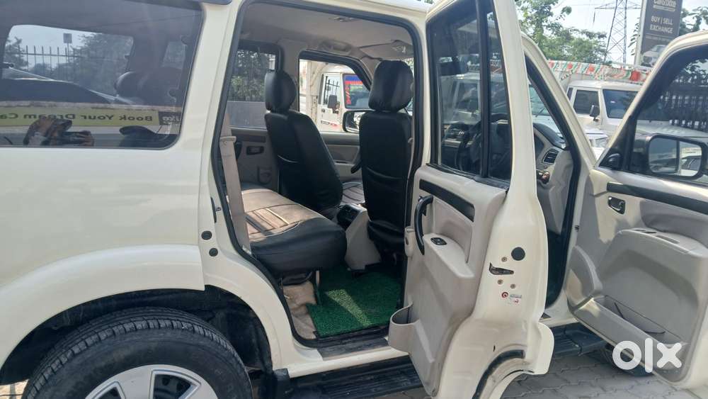Mahindra Scorpio S6 Plus, 2017