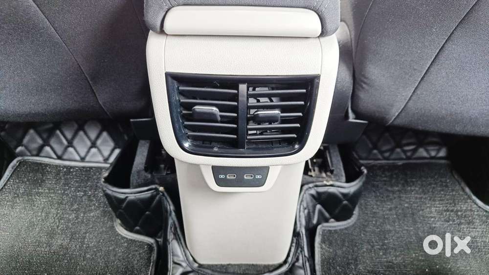 Volkswagen Taigun 1.0 Tsi Highline At, 2023, Petrol