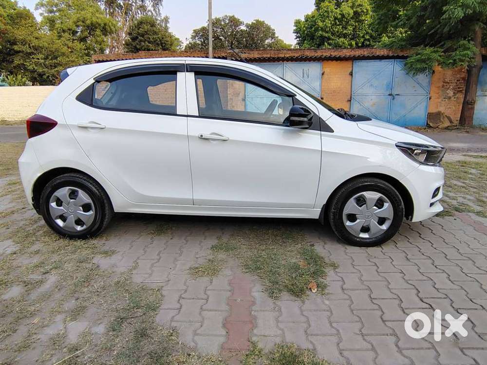 Tata Tiago 1.2 Revotron Xt (o), 2022, Petrol