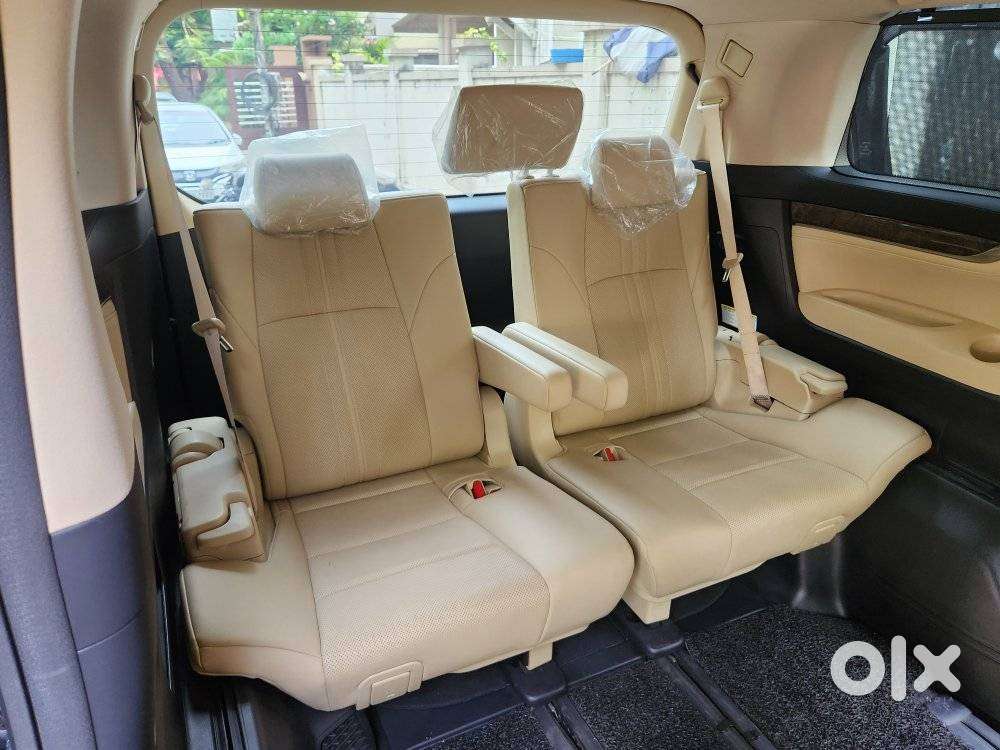 Toyota Vellfire 2.5 Executive Lounge, 2020, Petrol