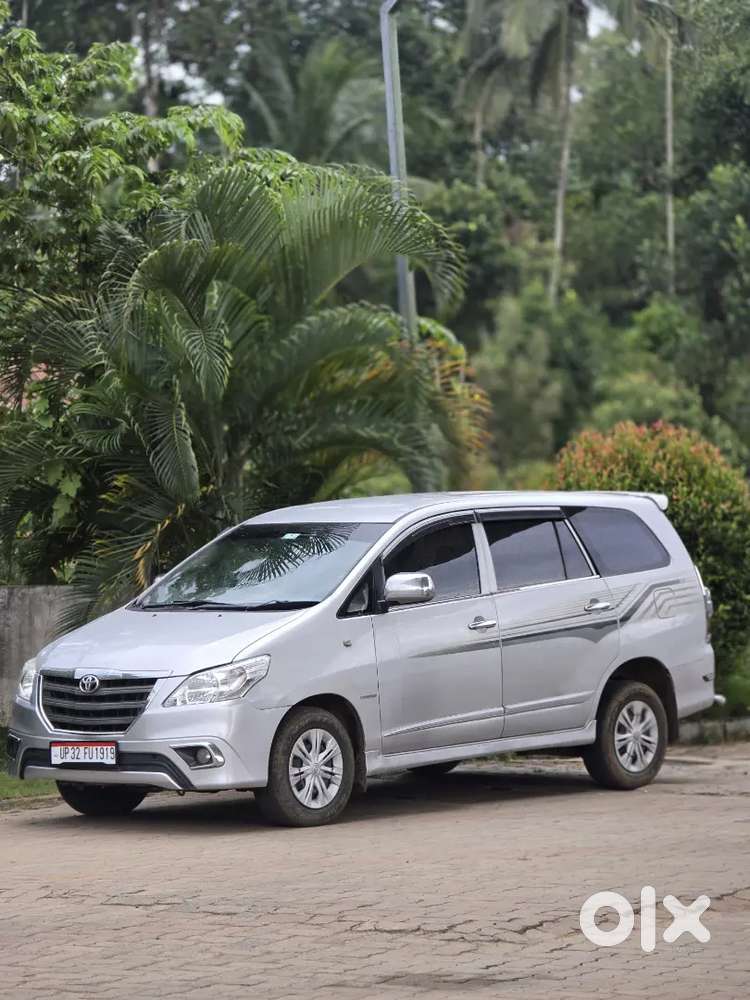 Toyota Innova 2.5 G 2014