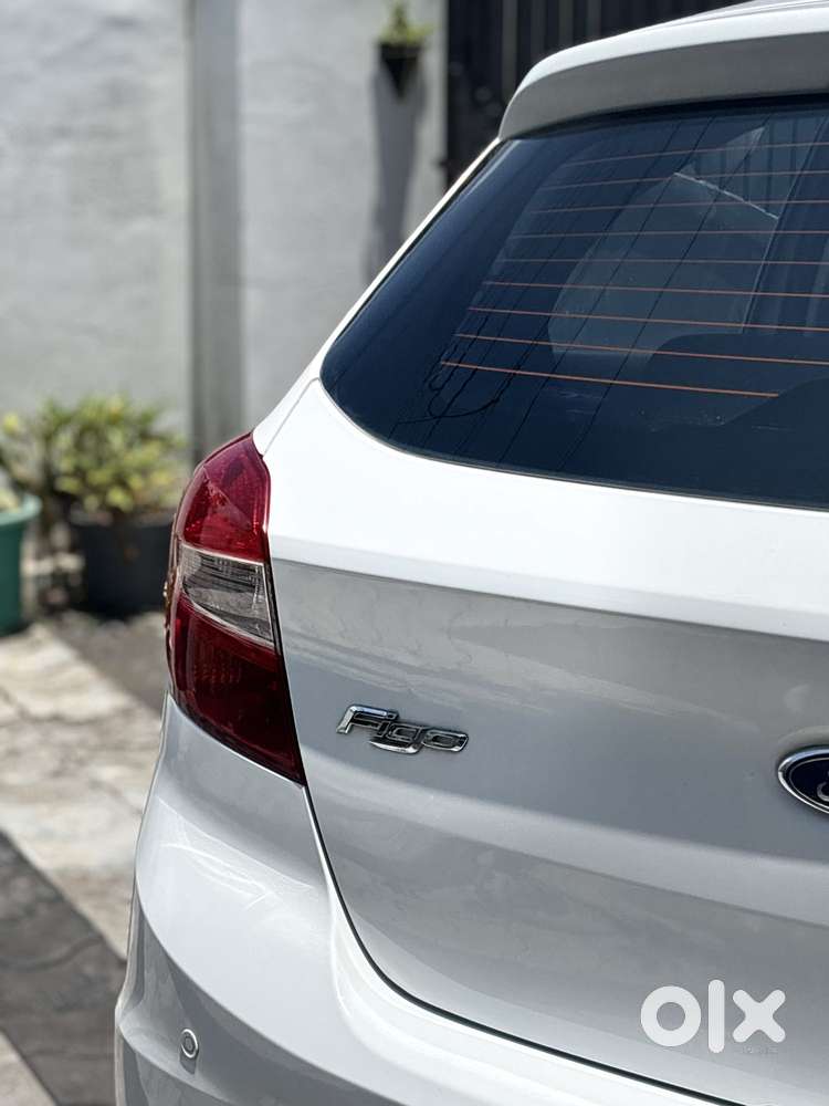 Ford Figo 1.5p Titanium At, 2015, Petrol